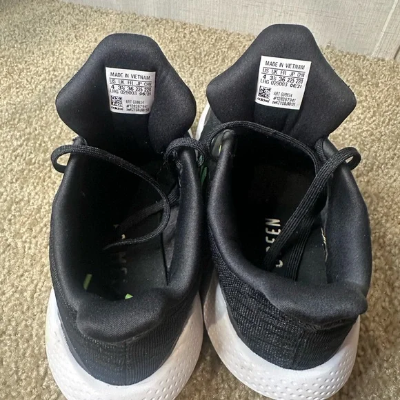 Adidas Kids Black and Green Running Shoes - Picture 5 of 10